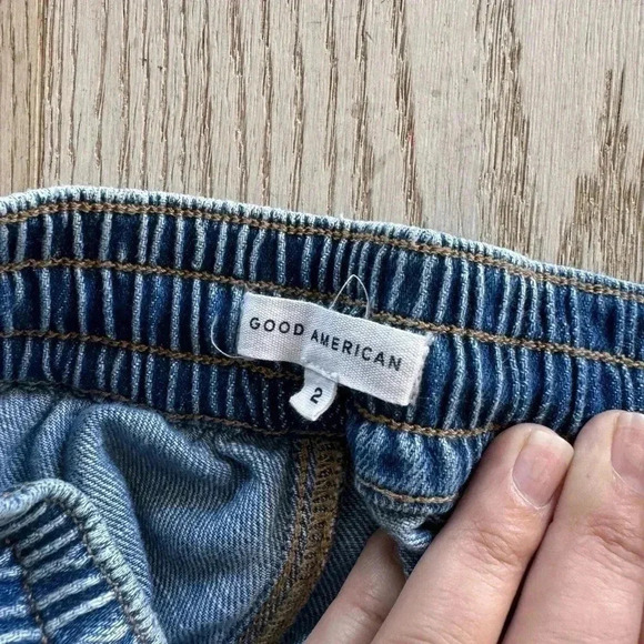 Good American‎ Drawstring Shorts - Picture 2 of 3